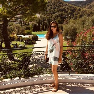 Meet your Posher, Claire